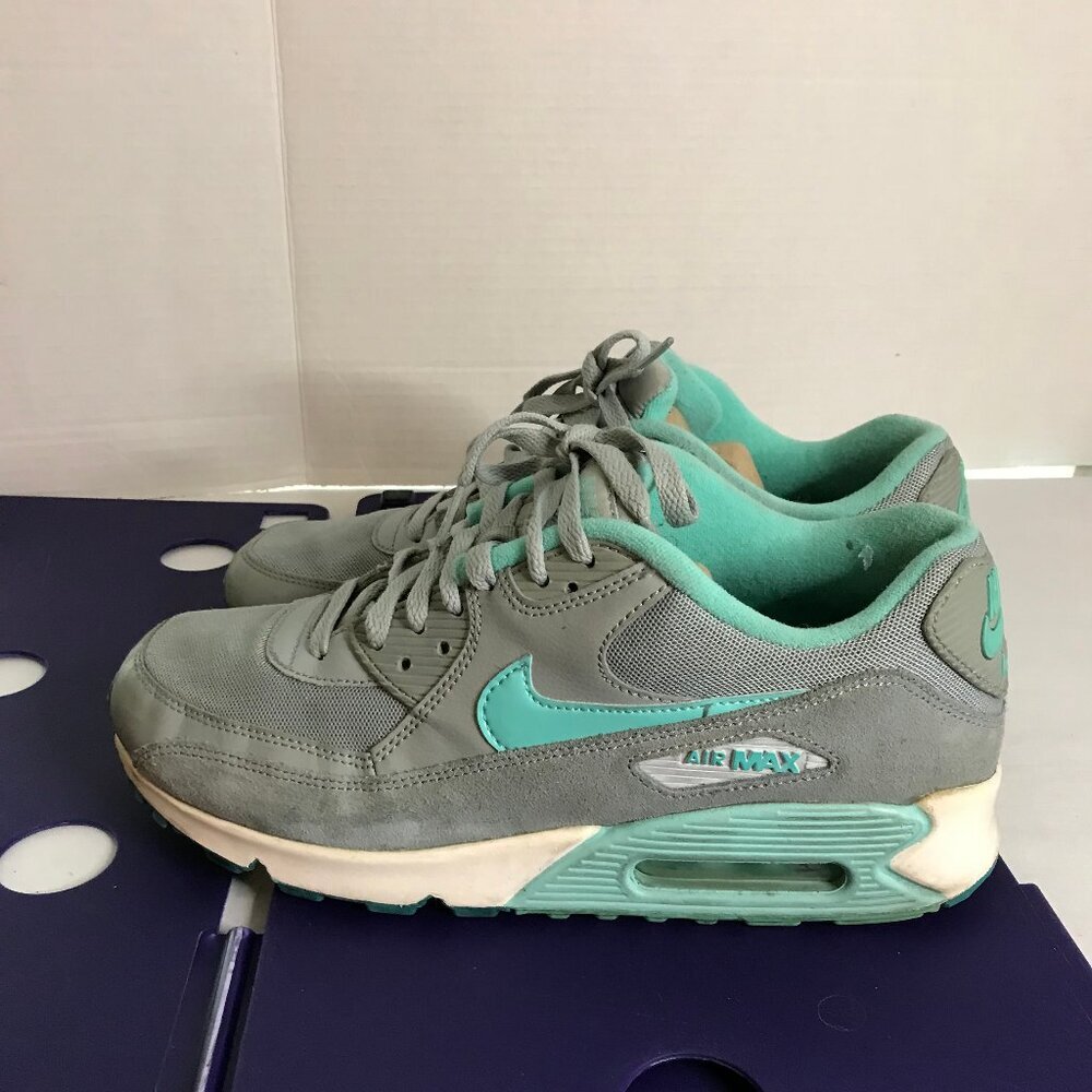 NIKE AIR MAX WOMENS SHOES SIZE 11 - Picture 6 of 7